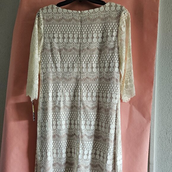 Jessica Howard , Ivory over tan liner, Crouched Pattern  size  14P. - Picture 3 of 5